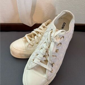Converse Women, size 9